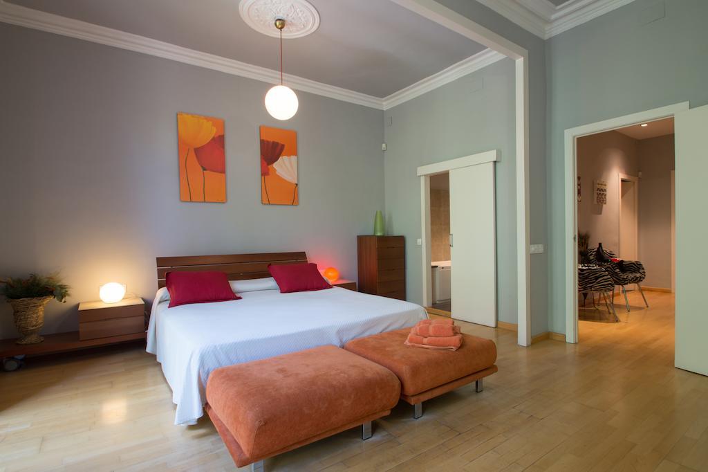 Luxury Central Apartment Barcelona Room photo